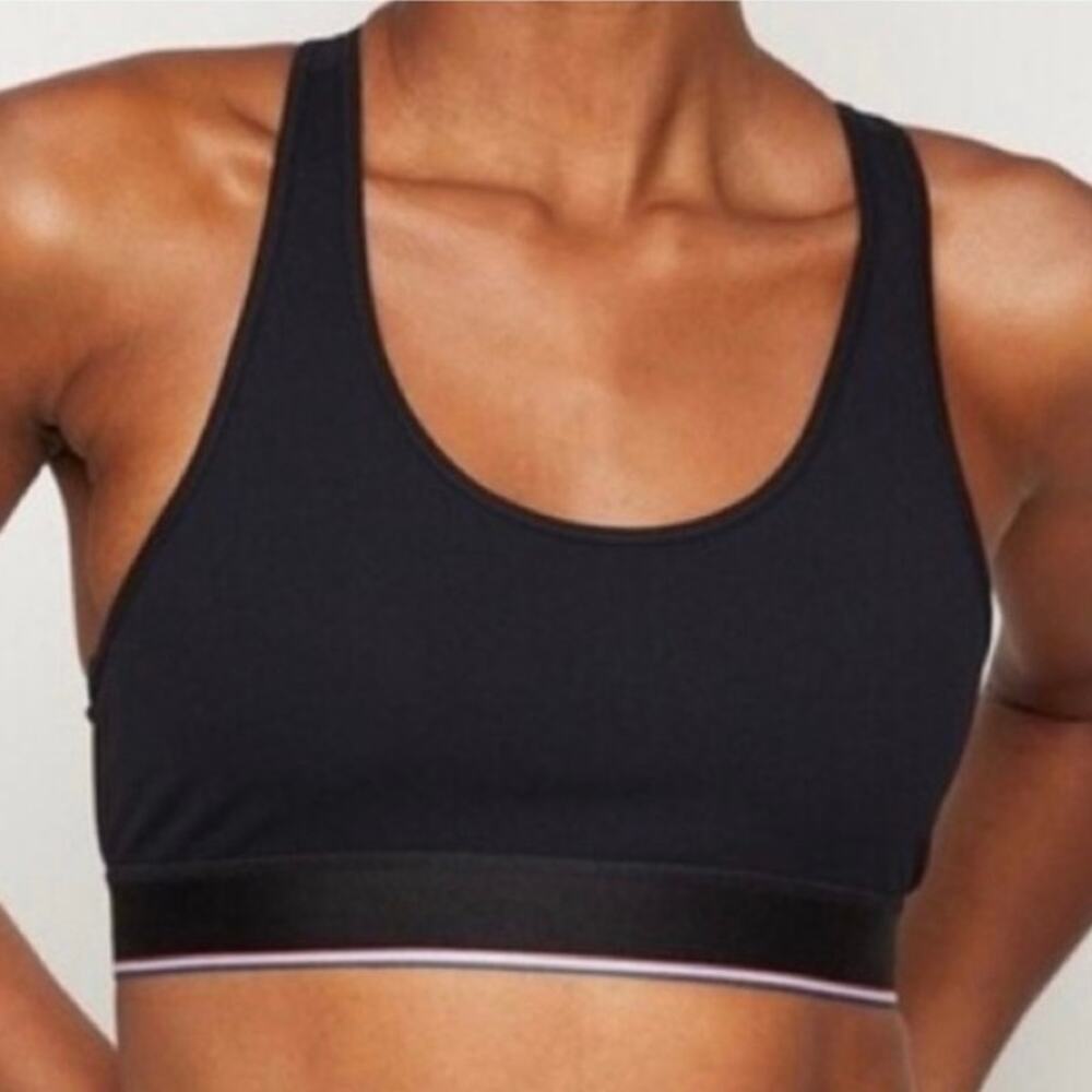 NWT FourLaps black circuit sports bra